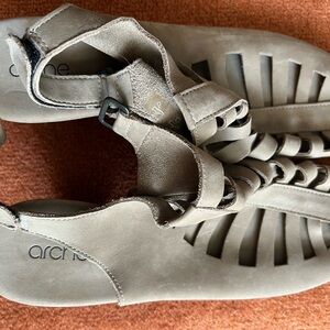 Arche cone heeled comfort being sandals sz 41